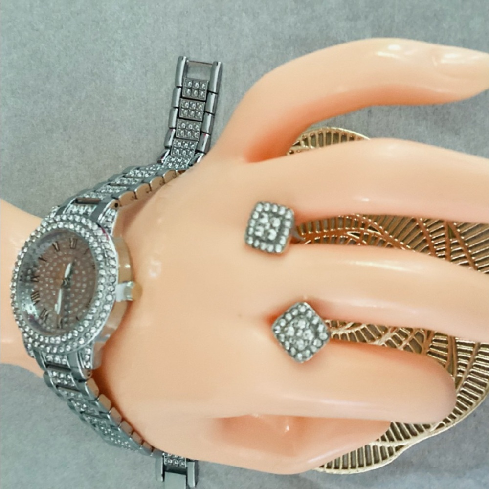 Beautiful fashion, diamond watch for woman  surrounded by fashion, diamond 3pcs